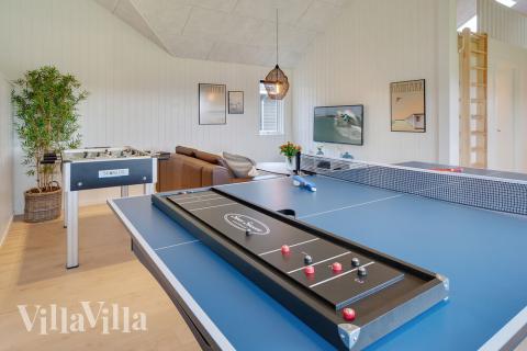 Aktivitetsrum i luksushus nr. 458 med 7 soveværelser og plads til 18 personer.