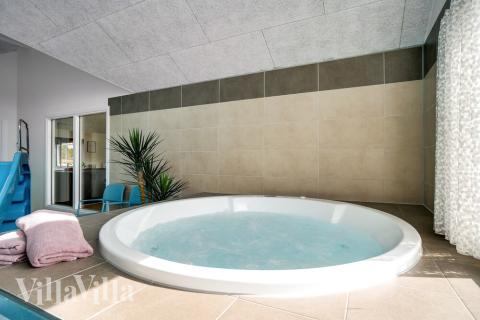 Luksushus nr. 458 byder bl.a. på et dejligt spabad