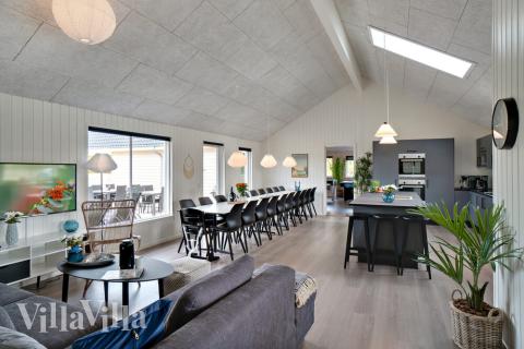 Det store lyse opholdrum i luksushus nr. 463 til 20.