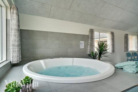 Nyd varmen i spaen i luksushus nr. 463 i Vestjylland