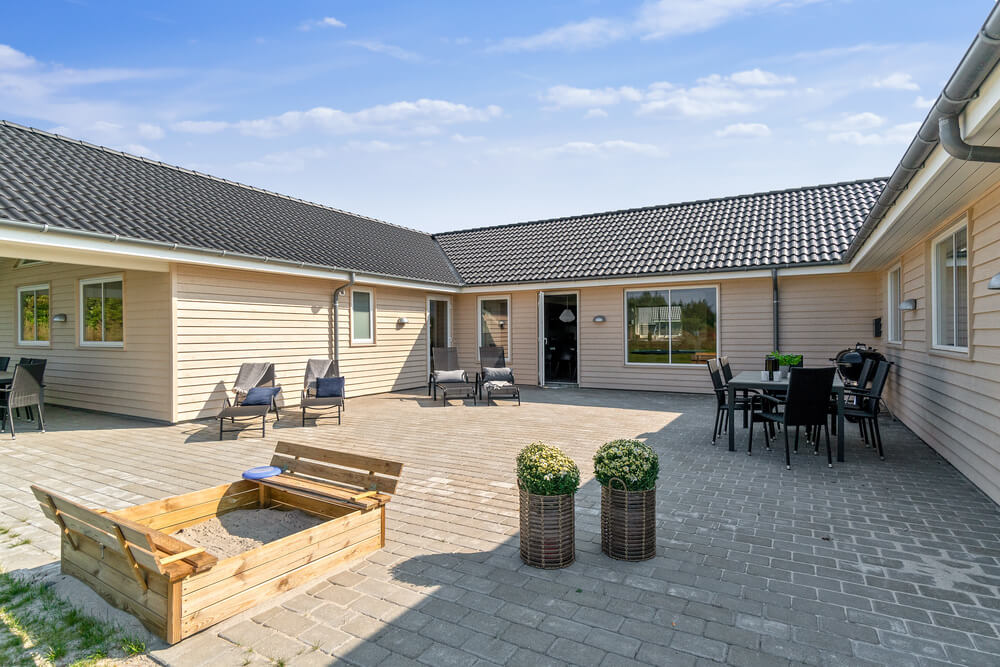 Luksushus nr. 463 har en dejlig terrasse med gode havemøbler til 20 personer.