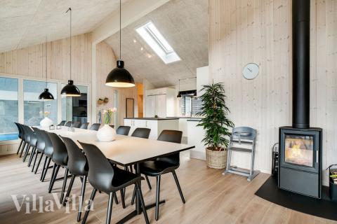 Det store lyse opholdrum i luksushus nr. 473 til 18.