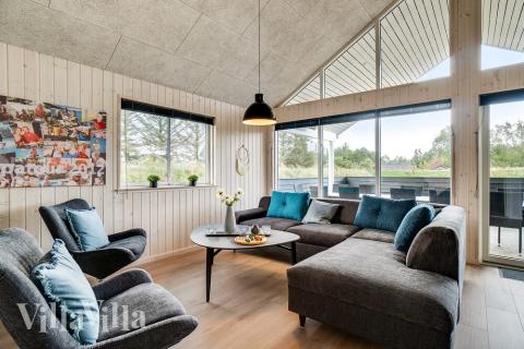 Opholdsrum med plads til 18 i luksushus nr. 473.