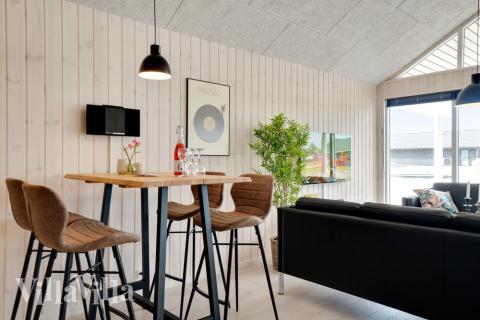Dyst i sommerhusets aktivitetsrum, når I besøger luksushus nr. 467 i Vestjylland.
