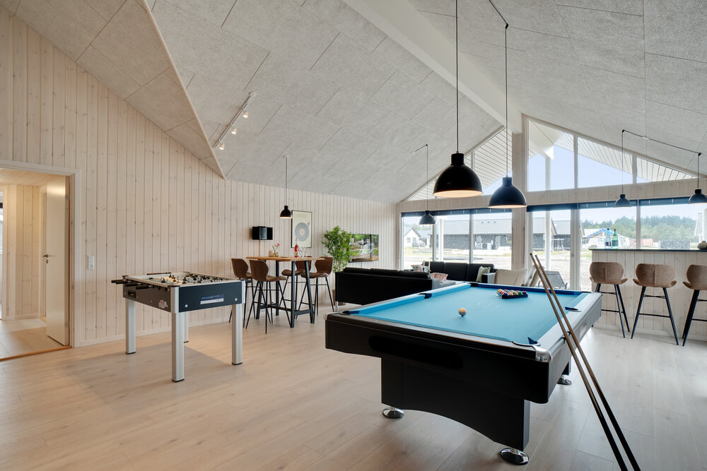 Ud over de mange timer, man kan bruge i husets pool-afdeling, så byder luksushus 467 også på billard/bordtennis og dart