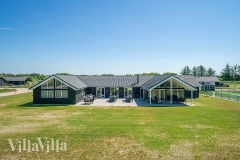 Dette skønne poolhus nr. 467 med plads til 30 personer ligger i Vestjylland