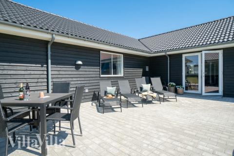 Stor terrasse ved luksushus nr. 467 i Vestjylland.