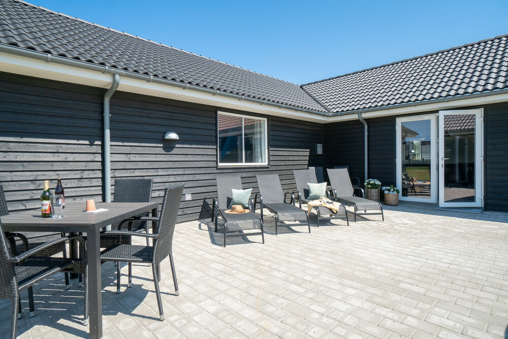 Stor terrasse ved luksushus nr. 467 i Vestjylland.