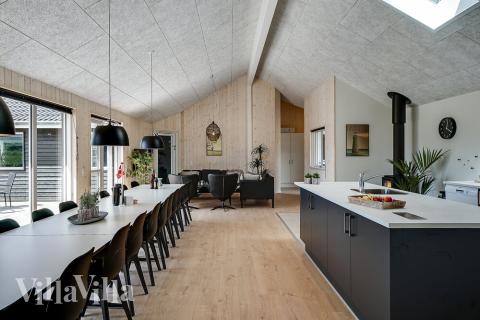 Det store lyse opholdrum i luksushus nr. 461 til 24.