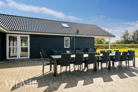 Luksushus nr. 461 har en dejlig terrasse med gode havemøbler til 24 personer.