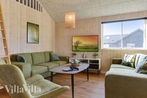 Dyst i sommerhusets aktivitetsrum, når I besøger luksushus nr. 447 i Lolland/Falster/Møn.