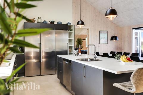 Køkkenet i luksushus nr. 447 er godt indrettet.