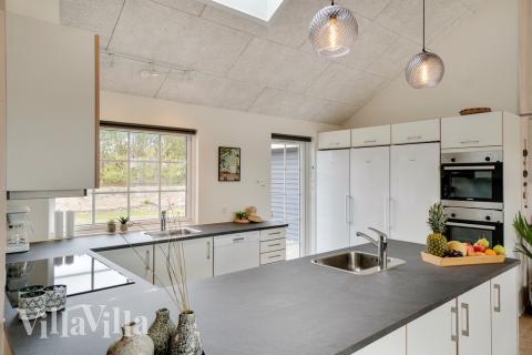 Køkkenet i luksushus nr. 465 er godt indrettet.