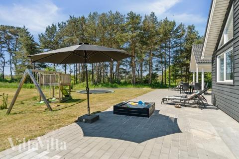 Stor terrasse ved luksushus nr. 449 i Bornholm.