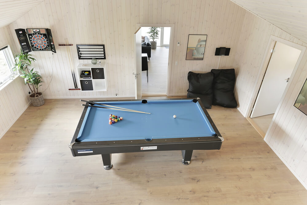 Ud over de mange timer, man kan bruge i husets pool-afdeling, så byder luksushus 452 også på billard/bordtennis og dart
