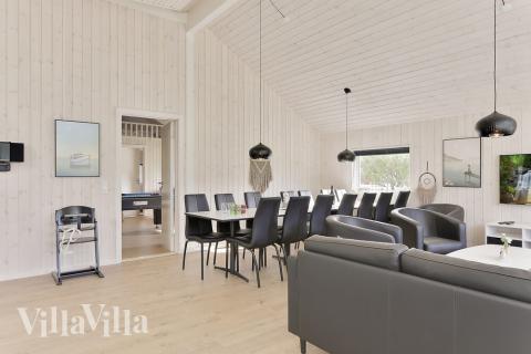 Opholdsrum med plads til 14 i luksushus nr. 452.