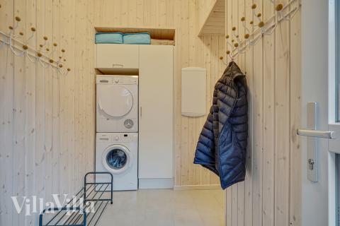 Den rummelige entre i luksushus nr. 472 i Østjylland