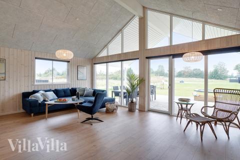 Opholdsrum med plads til 18 i luksushus nr. 472.