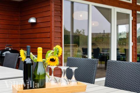 Nyd en grillaften på terrassen i luksushus nr. 472 i Østjylland