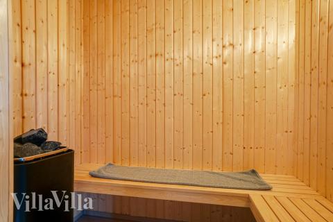 Nyd varmen i saunaen i luksushus nr. 474 til 20 personer