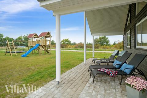 Stor terrasse ved luksushus nr. 474 i Østjylland.