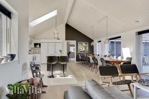 Opholdsrum med plads til 20 i luksushus nr. 476.