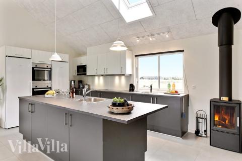 Køkkenet i luksushus nr. 445 er godt indrettet.