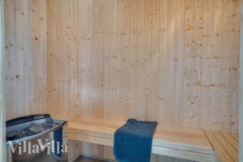 Nyd varmen i saunaen i luksushus nr. 451 til 20 personer