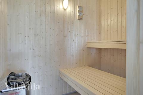 Nyd varmen i saunaen i luksushus nr. 459 til 16 personer