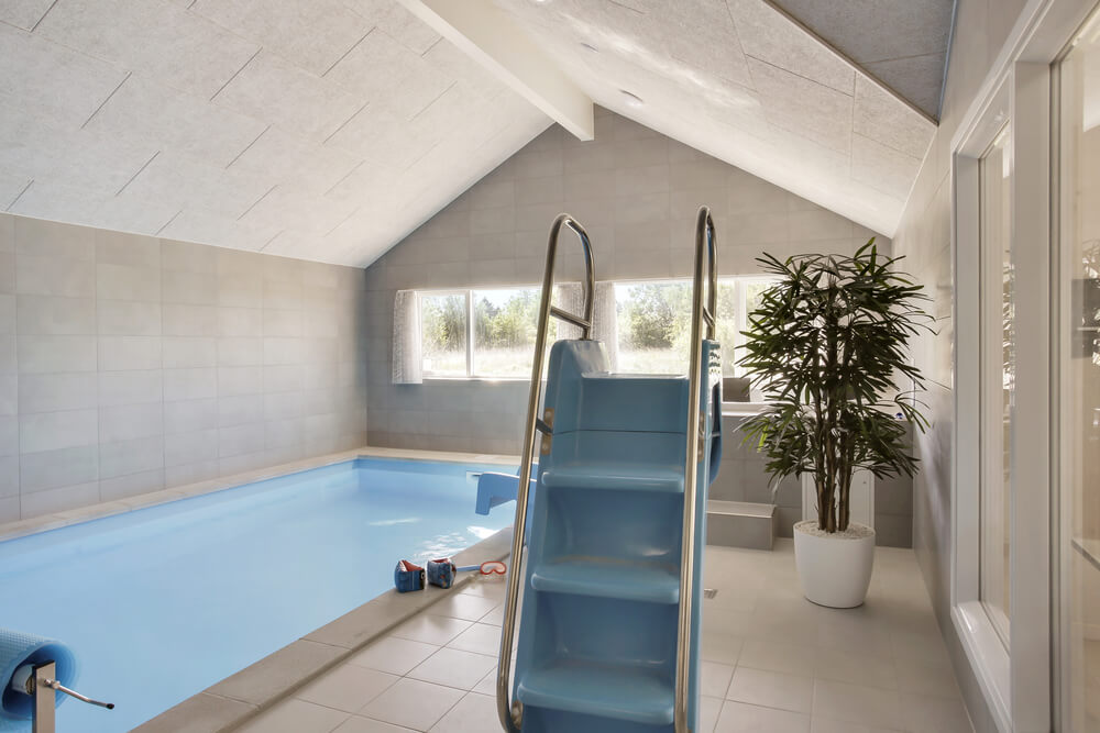Sommerhus 459 er indrettet med en lækker poolafdeling med vandrutsjebane, dejlig stor indbygget spabad og sauna