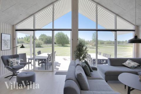 Opholdsrum med plads til 16 i luksushus nr. 459.