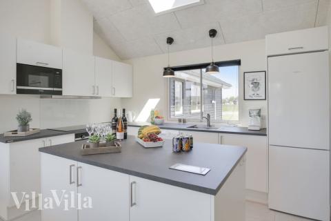 Køkkenet i luksushus nr. 459 er udstyrret, så I let kan lave mad til 16 personer.