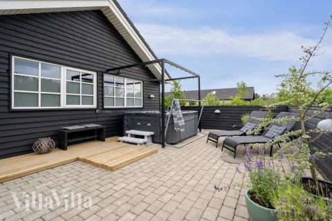 Nyd varmen i spaen i luksushus nr. 460 i Vestjylland