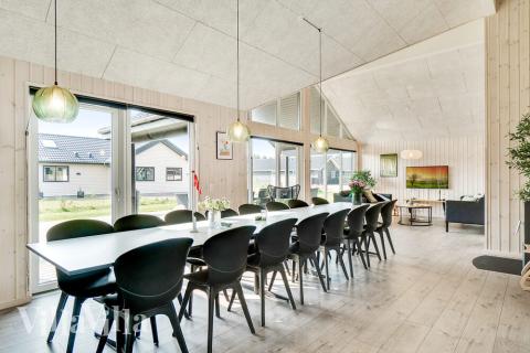 Det store lyse opholdrum i luksushus nr. 464 til 16.