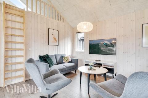 Aktivitetsrum i luksushus nr. 464 med 6 soveværelser og plads til 16 personer.