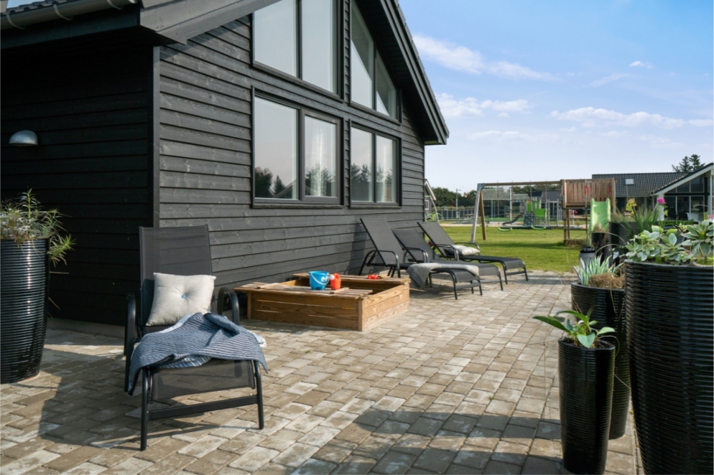 Luksushus nr. 464 har en dejlig terrasse med gode havemøbler til 16 personer.