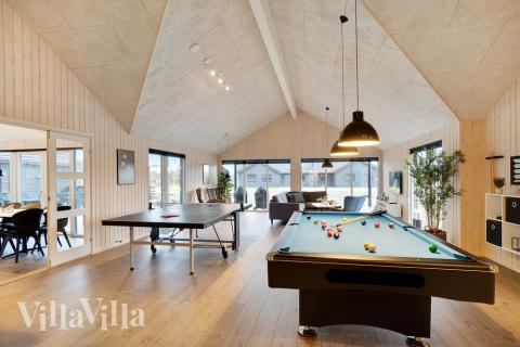 Aktivitetsrum i luksushus nr. 462 med 10 soveværelser og plads til 26 personer.