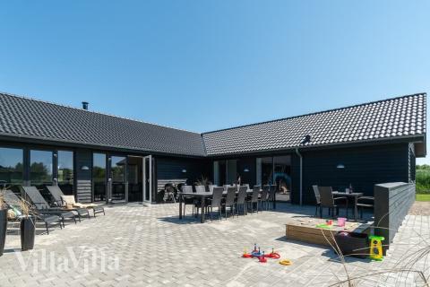 Stor terrasse ved luksushus nr. 462 i Vestjylland.
