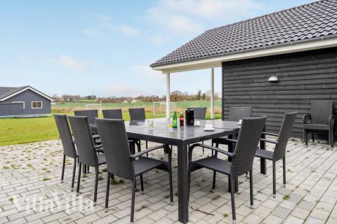 Luksushus nr. 468 har en dejlig terrasse med gode havemøbler til 20 personer.