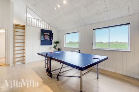 Aktivitetsrum i luksushus nr. 468 med 8 soveværelser og plads til 20 personer.