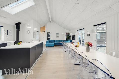 Det store lyse opholdrum i luksushus nr. 468 til 20.