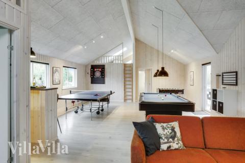 Aktivitetsrum i luksushus nr. 469 med 8 soveværelser og plads til 22 personer.