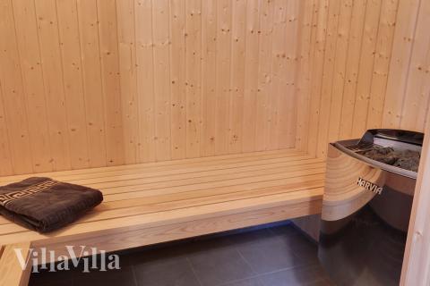 Nyd varmen i saunaen i luksushus nr. 469 til 22 personer