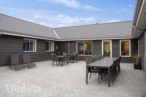 Stor terrasse ved luksushus nr. 469 i Lolland/Falster/Møn.