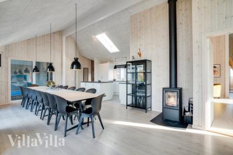 Det store lyse opholdrum i luksushus nr. 478 til 18.