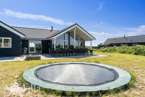 Stort udvalg af udendørs aktiviteter ved luksushus nr. 478 i Vestjylland.