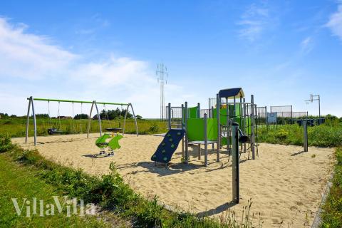 Ud over de mange timer, man kan bruge i husets pool-afdeling, så byder luksushus 477 også på mange udendørs aktiviteter