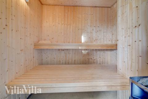 Nyd varmen i saunaen i luksushus nr. 470 til 24 personer