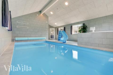 Dette skønne poolhus nr. 470 med plads til 24 personer ligger i Lolland/Falster/Møn