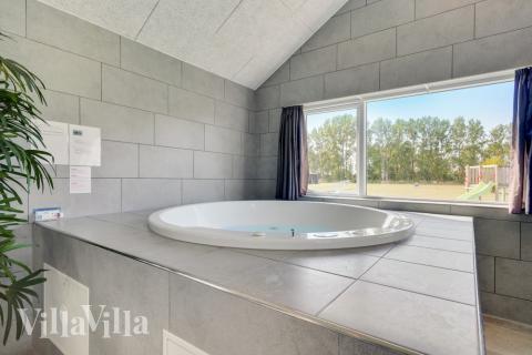 Nyd varmen i spaen i luksushus nr. 470 i Lolland/Falster/Møn